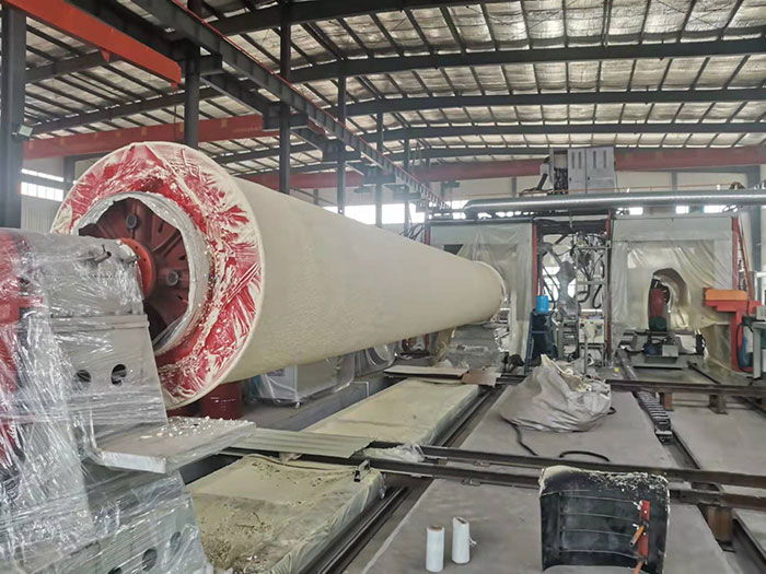 硬質聚氨酯噴涂聚乙烯纏繞預制直埋保溫管